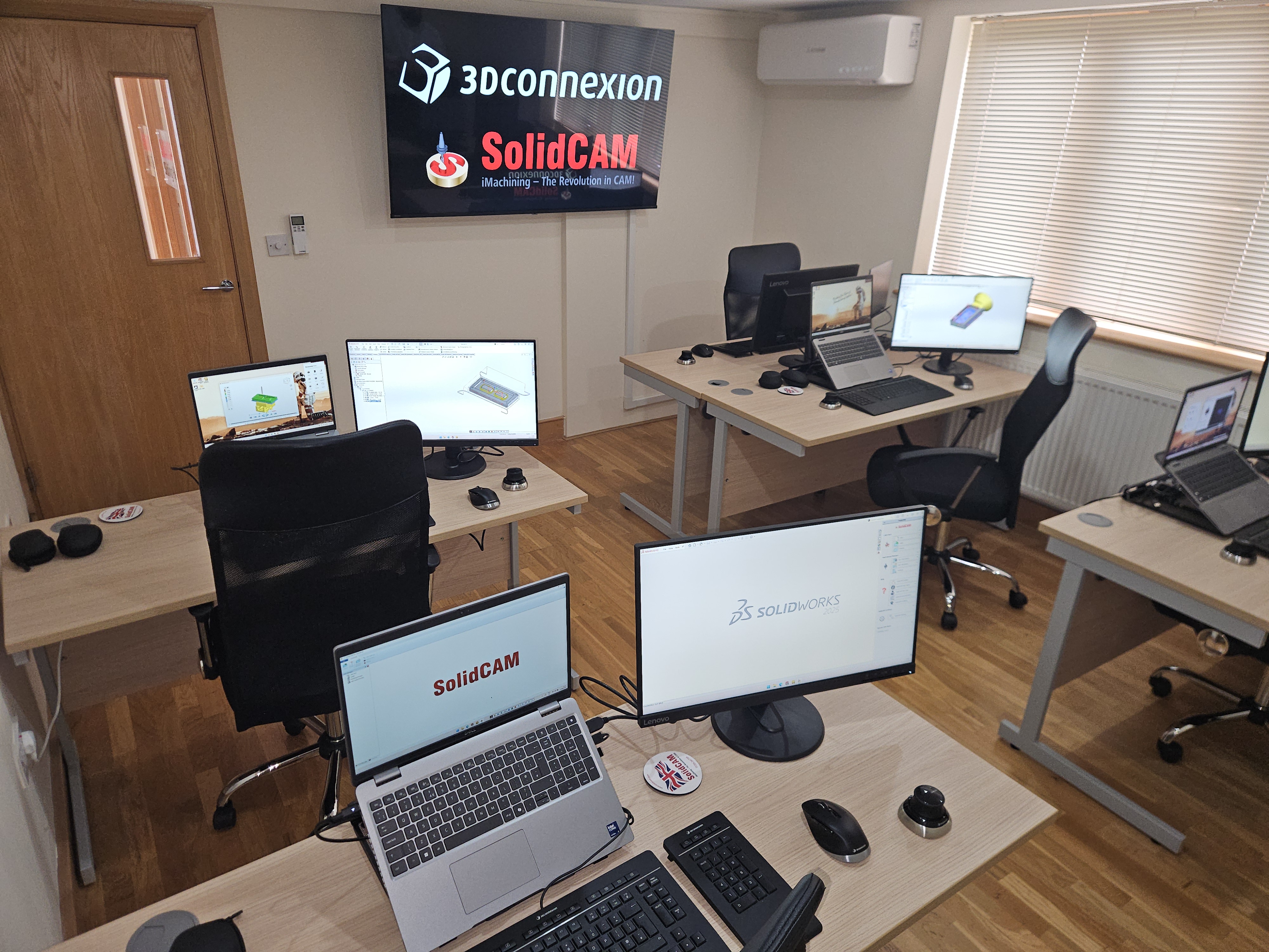 Introducing Cutting-Edge IT Equipment from 3Dconnexion at SolidCAM UK’s Southern Office